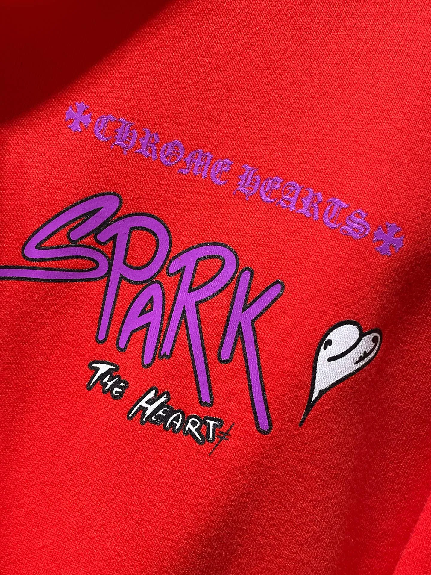 P246 Chrome Hearts Autumn and Winter 2025 simultaneous sale at counters ❤️ Chrome Hearts Mattyboy graffiti flame love limited edition sweatshirt Imported environmentally friendly glue printing and dyeing Improved customized version of 1:1 high-gram weight high-quality fabric Recommended color: Customized red Code numbers: S, M, L, XL.